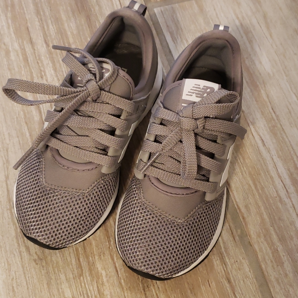 New Balance 247